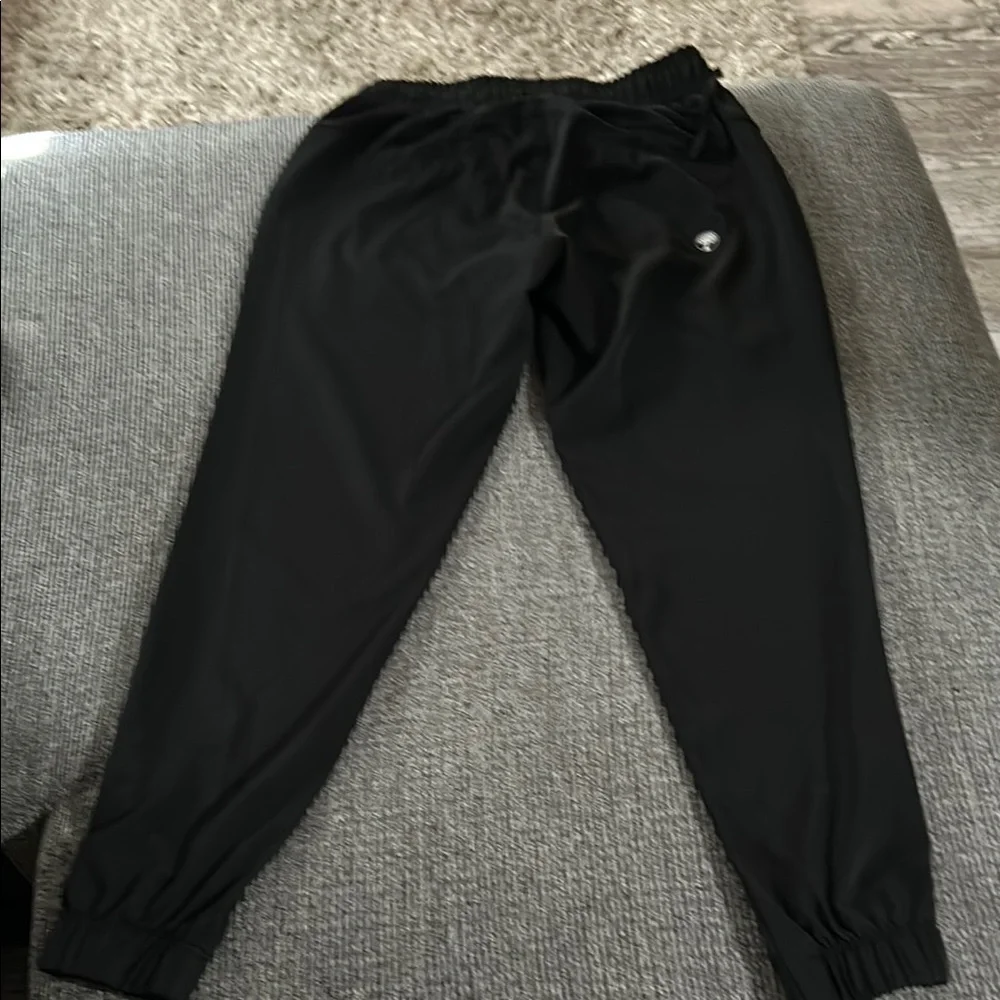 Healing Hands Black Scrub Set - Picture 3 of 10